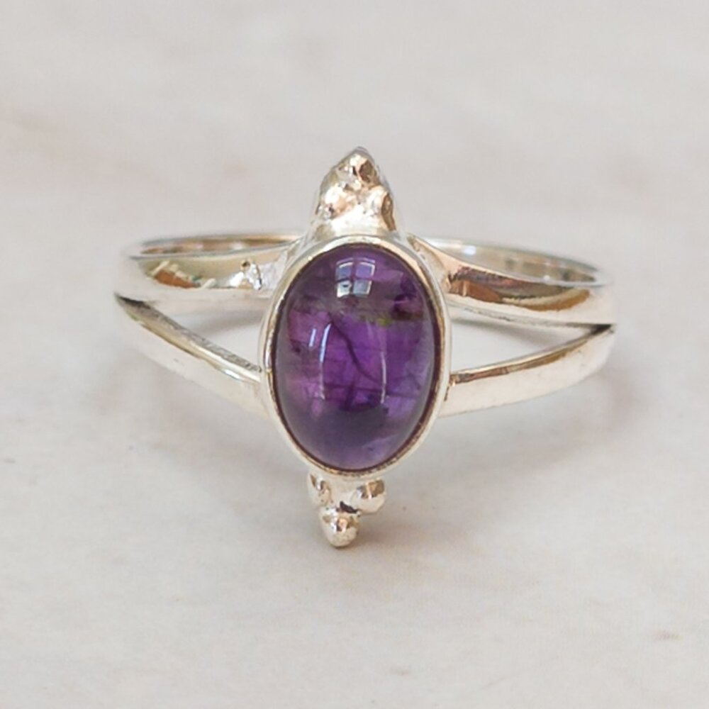 Artisan .925 Silver Ring with Natural Amethyst Cabochon – Size 6.75